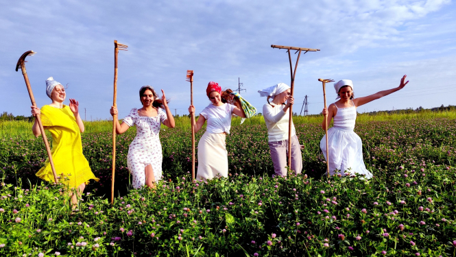 Vasaras saulgriežos folkloras kopai “Upīte” jautra dziesma “Rullāti” 