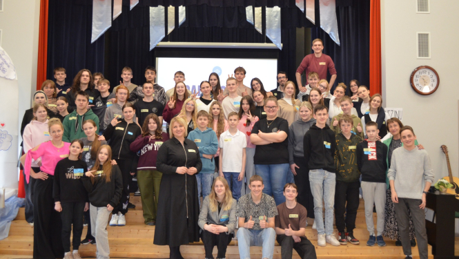 Jauniešu semināra dalībnieki kopā ar lektoriem