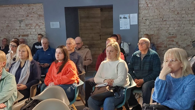 Kursa dalībnieki Balvu Novada muzeja telpās 