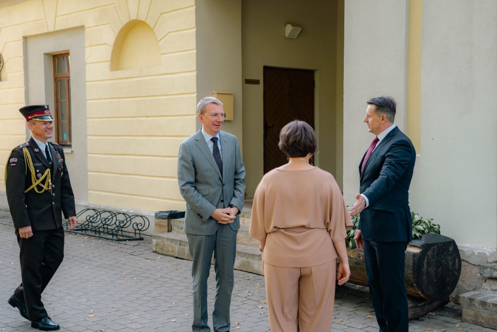 12. septembrī Valsts prezidents Edgars Rinkēvičs darba vizītē apmeklēja Balvu novadu, aicinot uz tikšanos arī Balvu novada iedzīvotājus.