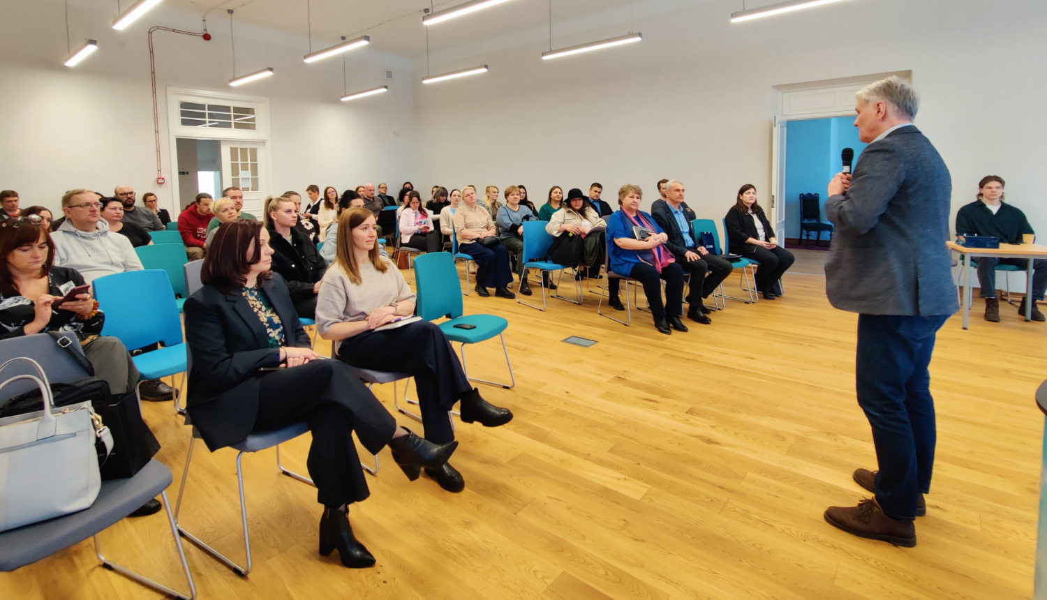 Informatīvā semināra dalībnieki Balvu muižā