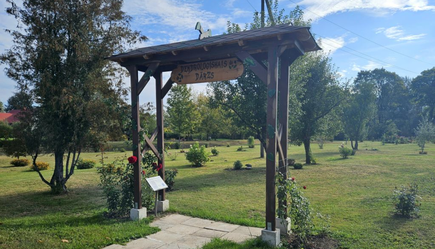 Meža dienās papildināts Rugāju dendroloģiskais dārzs