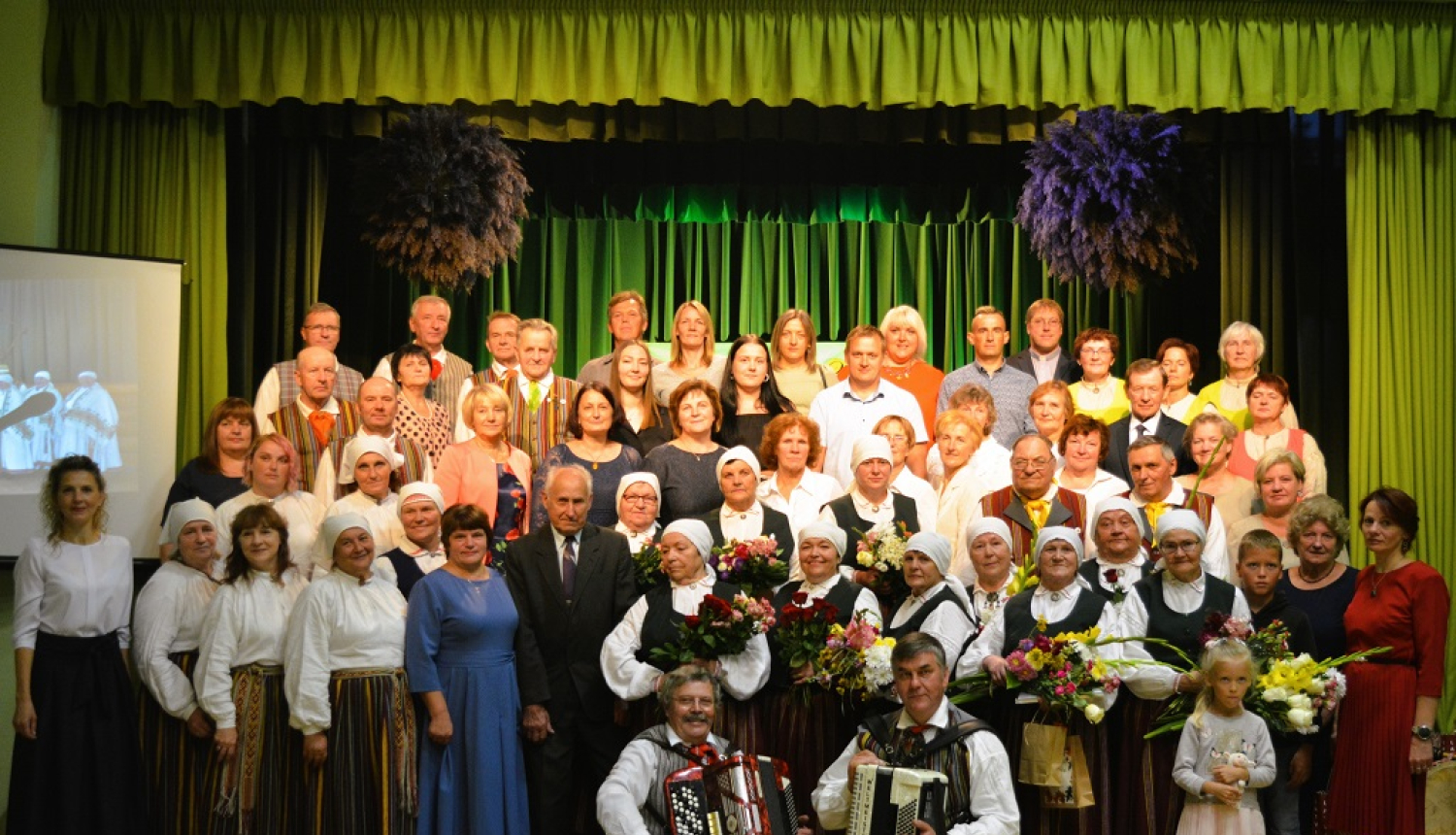 Dziedāt un nepagurt – etnogrāfiskais ansamblis “Benislava” atzīmē 35 gadu pastāvēšanas jubileju