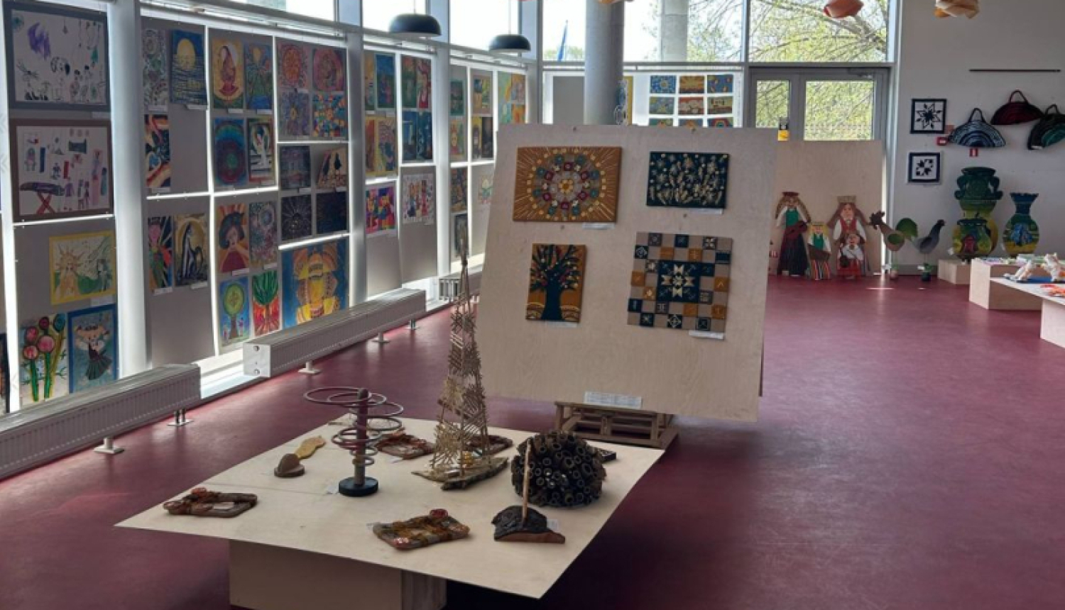 Aizvadīta projekta “StaroJums” dalībnieku radošo darbu izstādes atklāšana un apbalvošana