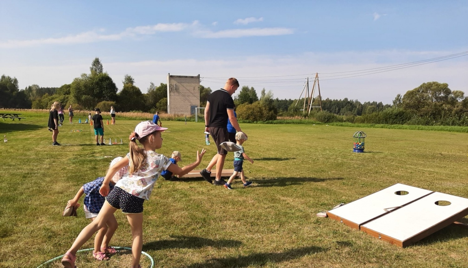 Sportiski un ģimeniski aizvadīti Vectilžas pagasta svētki