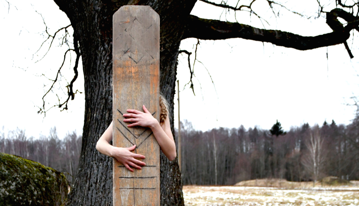 Folkloras kopas “Upīte” sagaidot pavasari priecē ar Lieldienu dziesmu