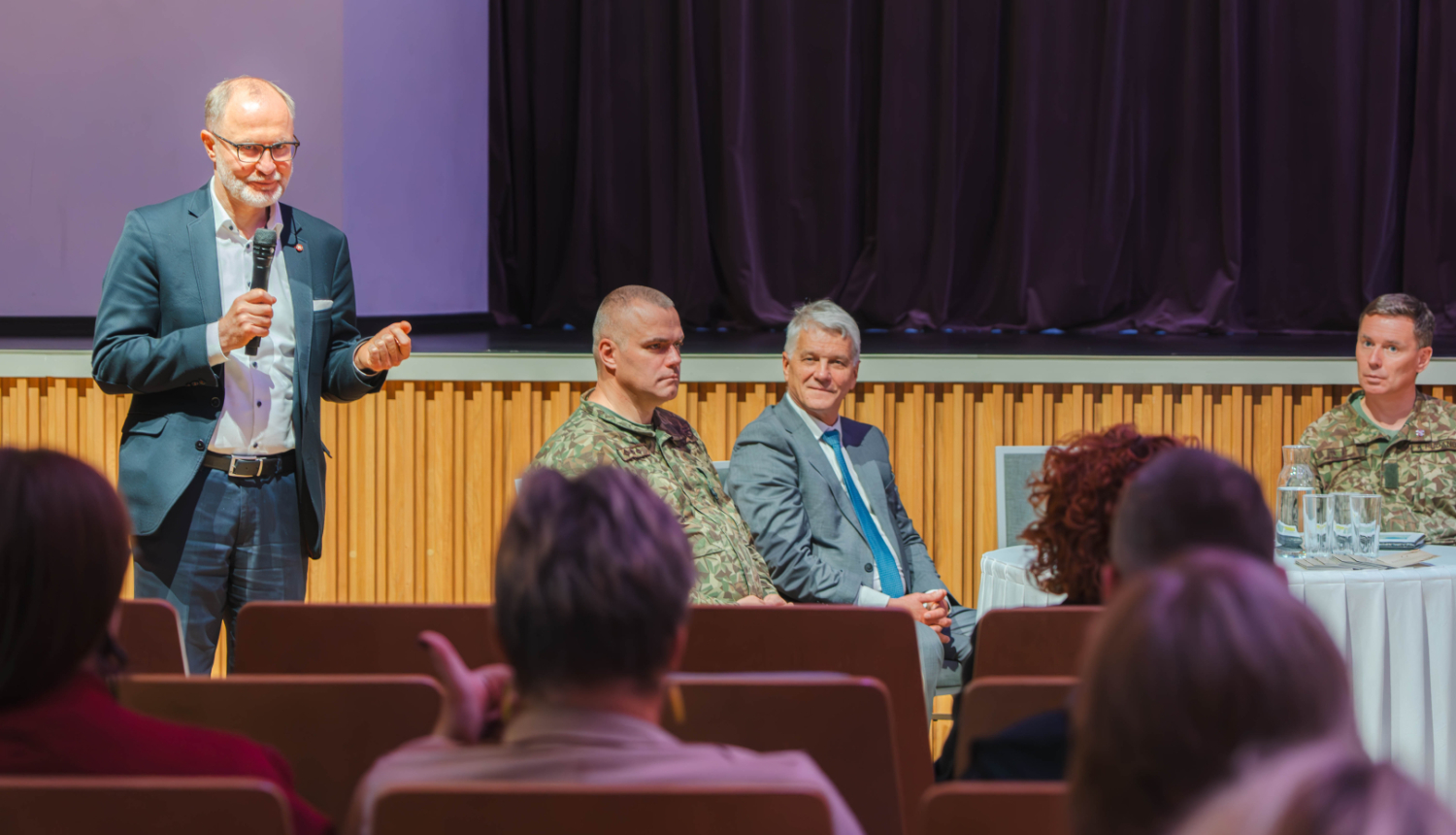 Aizsardzības ministrs reģionālajā vizītē apmeklē Balvu novadu