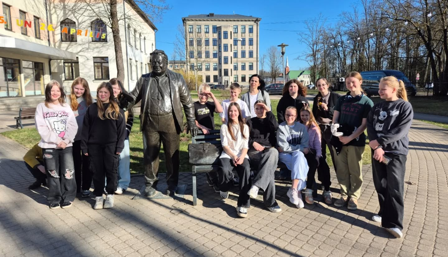 Balvu Mākslas skolas 5. klases kolektīvs Latgalē