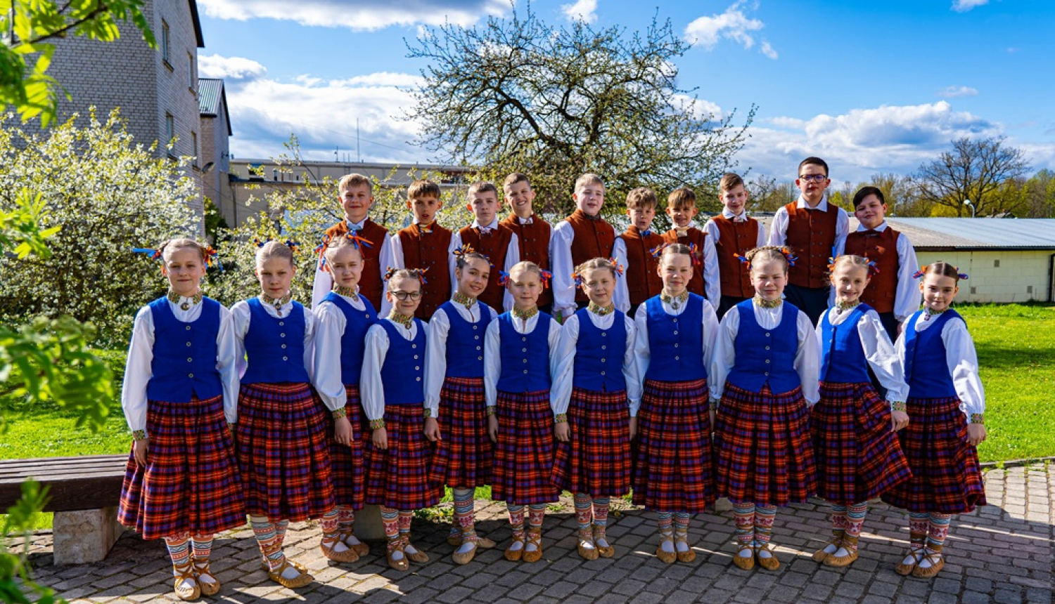 Ceļā uz XIII Latvijas Skolu jaunatnes dziesmu un deju svētkiem