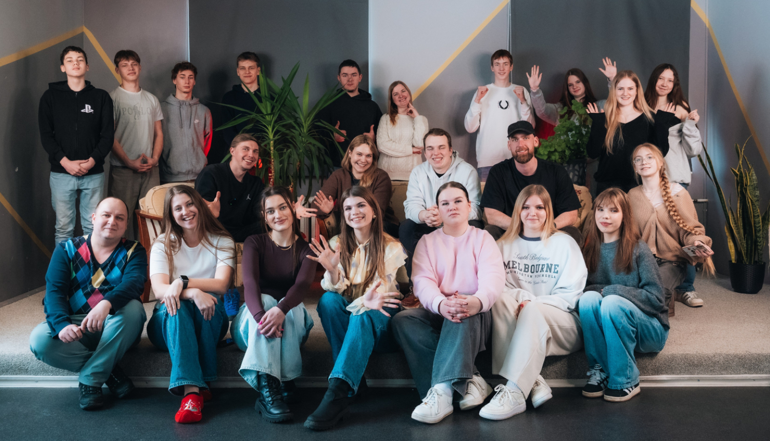 Projektā iesaistīšo pušu kopbilde Balvu novada Bērnu un jauniešu centrā