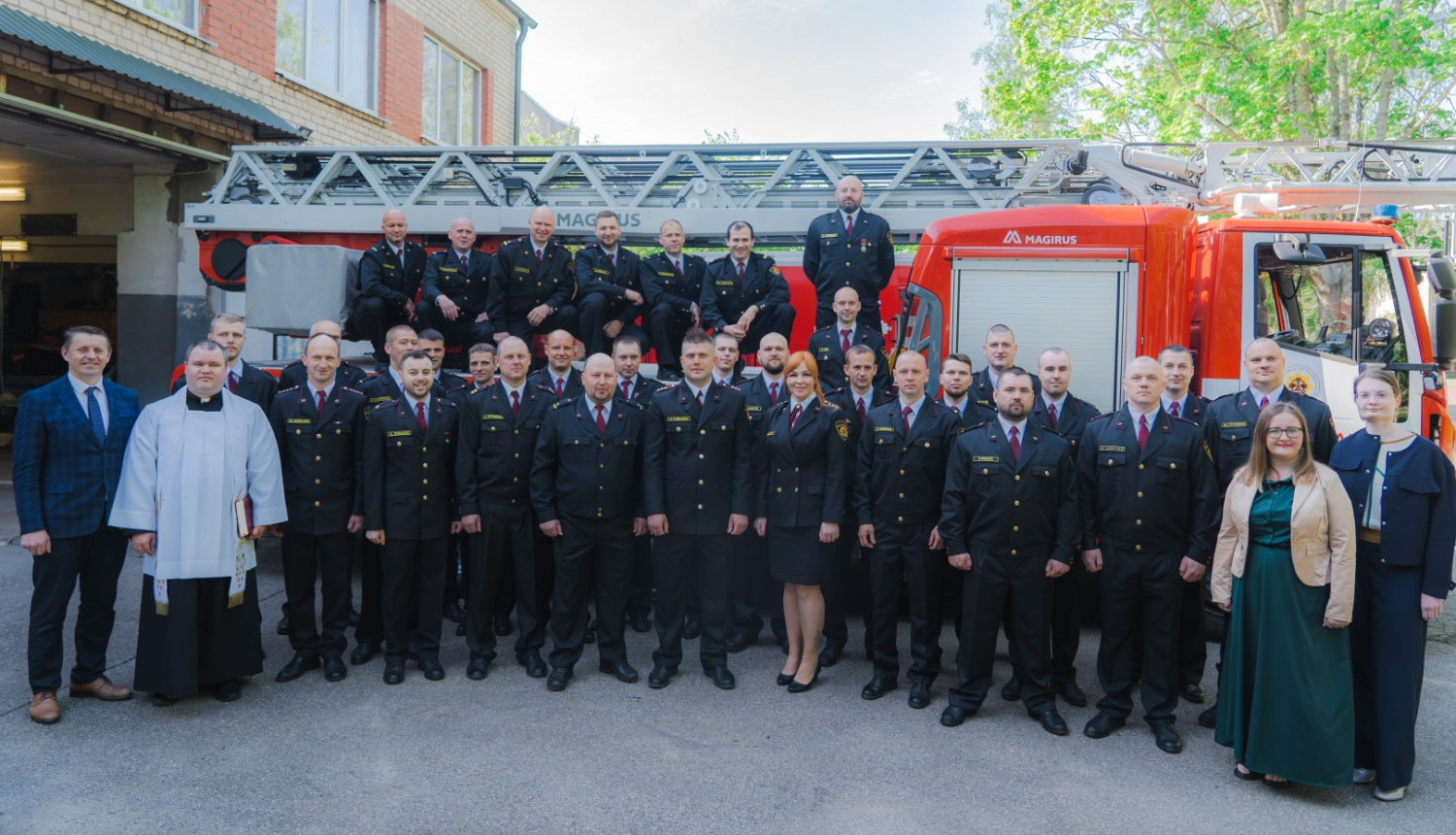 Sveicot Ugunsdzēsēju un glābēju dienā, novēl veselību, pacietību un apķērību