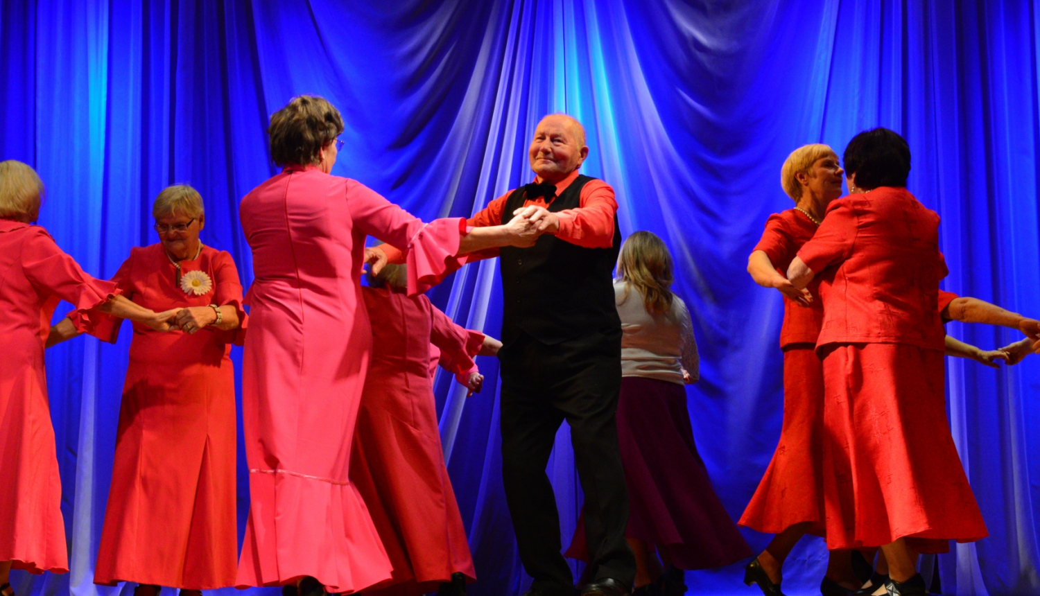 Aizvadīts svinīgs koncerts - sadancis ''Mārtiņrožu smaržā''