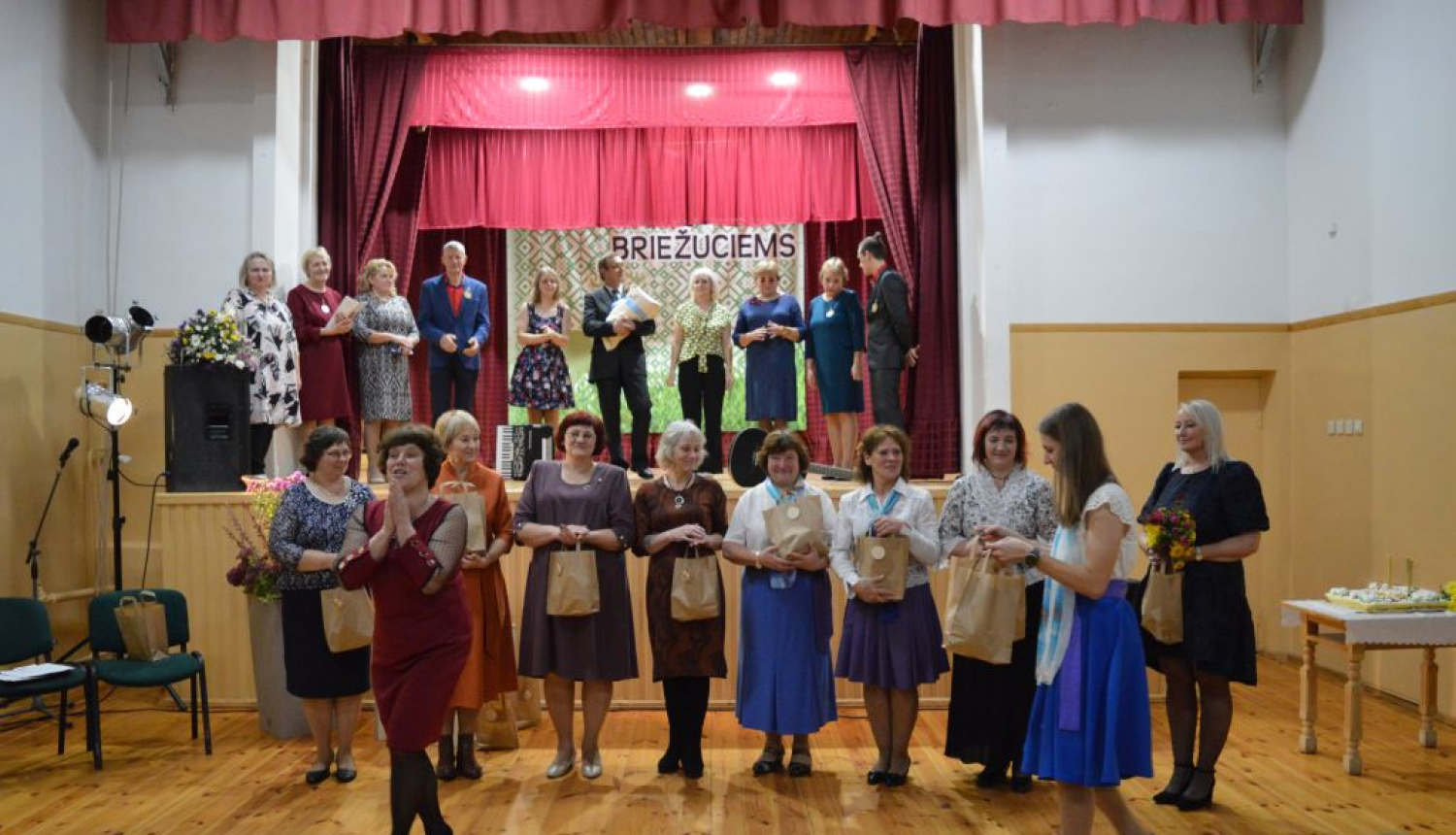 Briežuciemā svētki ne tikai dramatiskajam kolektīvam, bet visiem pasākuma apmeklētājiem