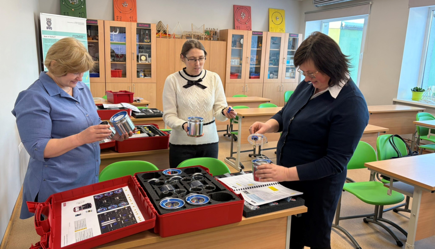 dabaszinātņu mācību jomas fizikas skolotāji