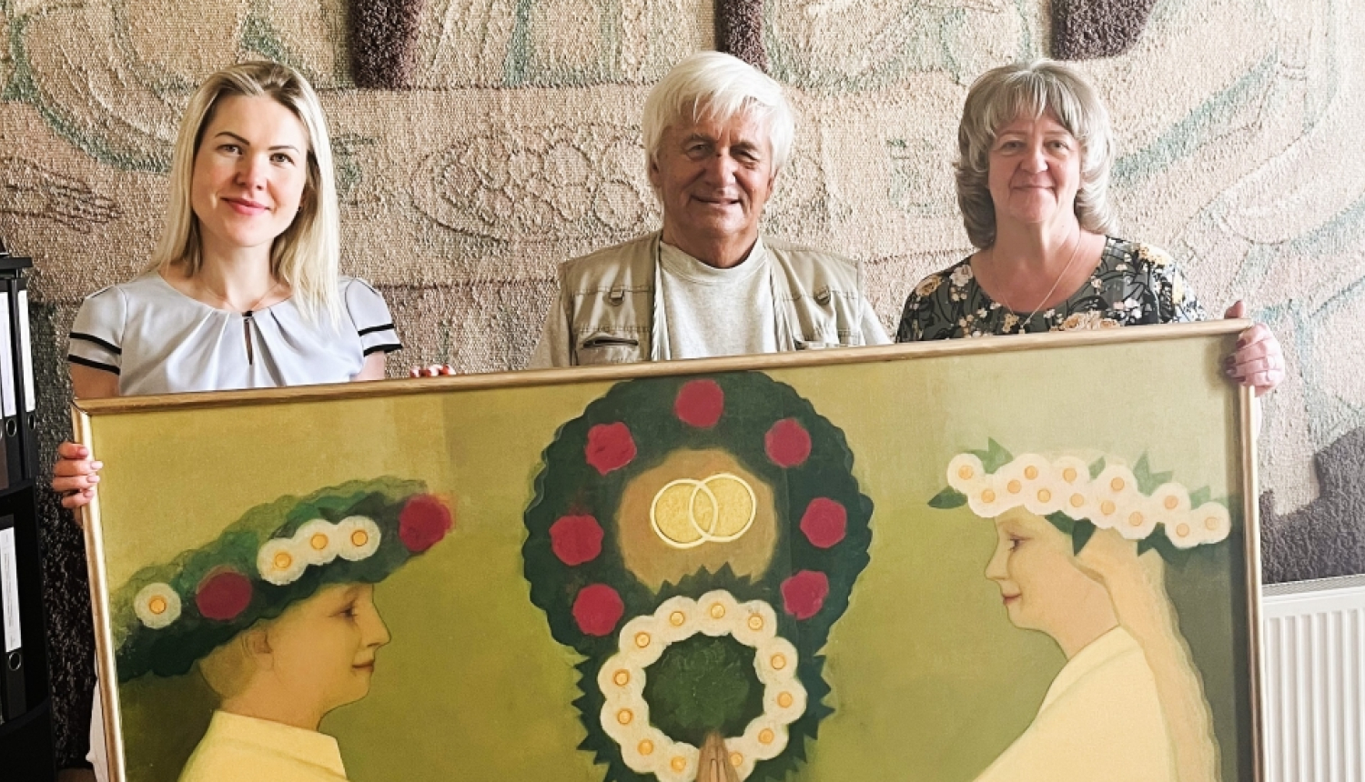 Dzimtsarakstu nodaļa saņem dāvinājumu no mākslinieka Pētera Postaža