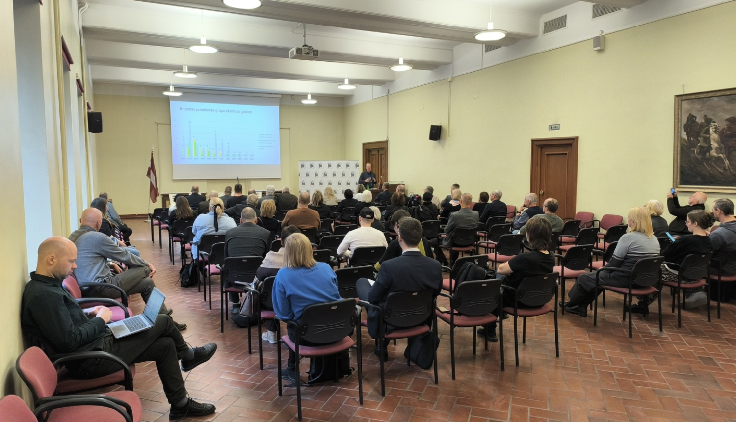 Konferences dalībnieki Latvijas Kara muzejā