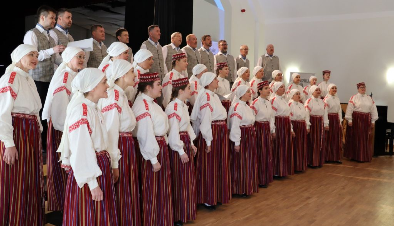 Balvu novada kori koprepertuāra pārbaudes skatē