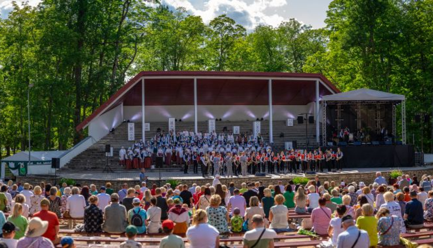 Aizvadīti Balvu novada svētki