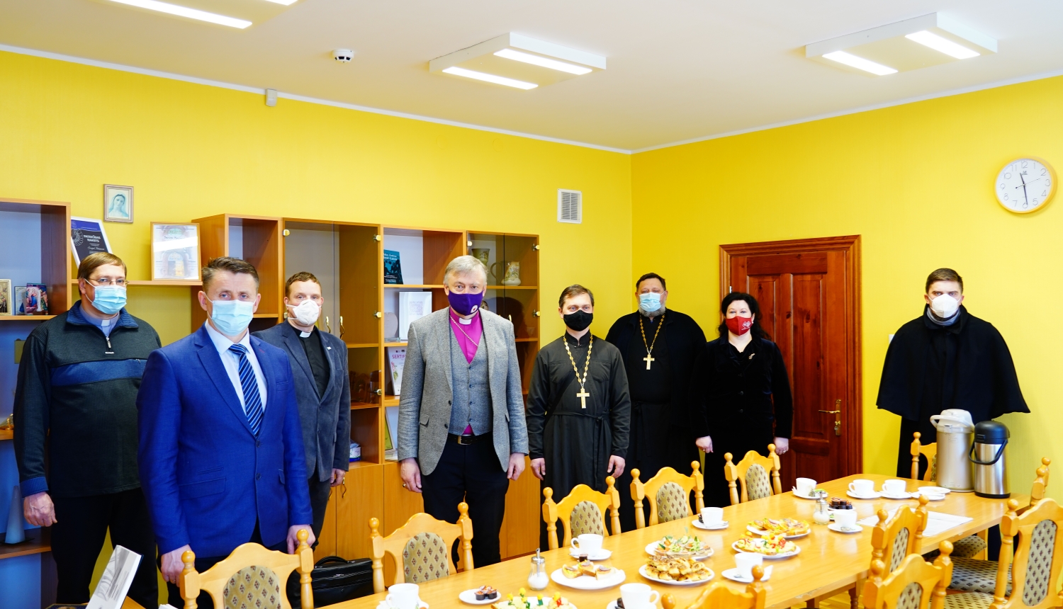 Tiekas garīdznieki, lai pārrunātu par Garīgo lietu padomes nolikumu