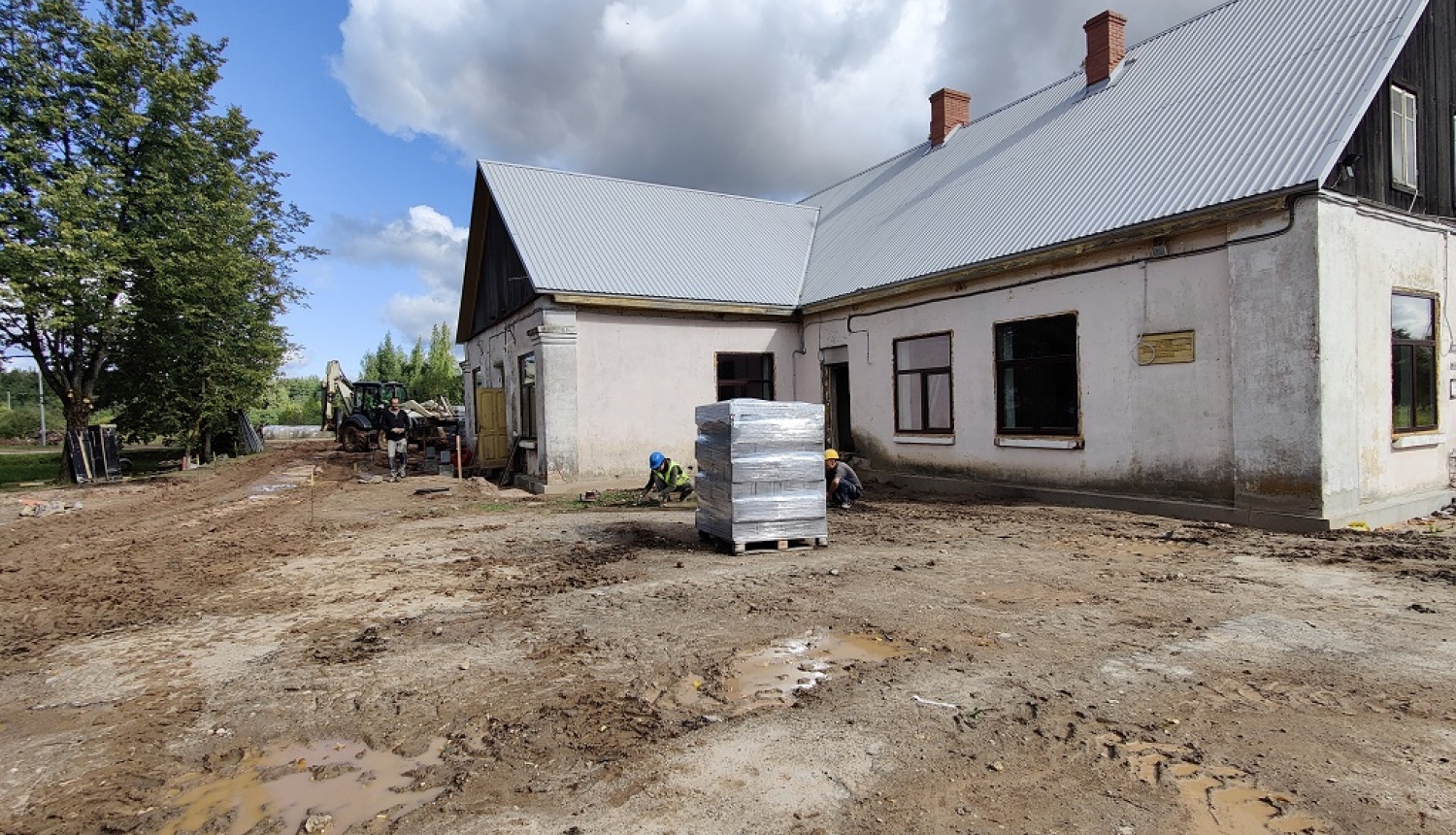 Būvdarbi vasarā Upītē