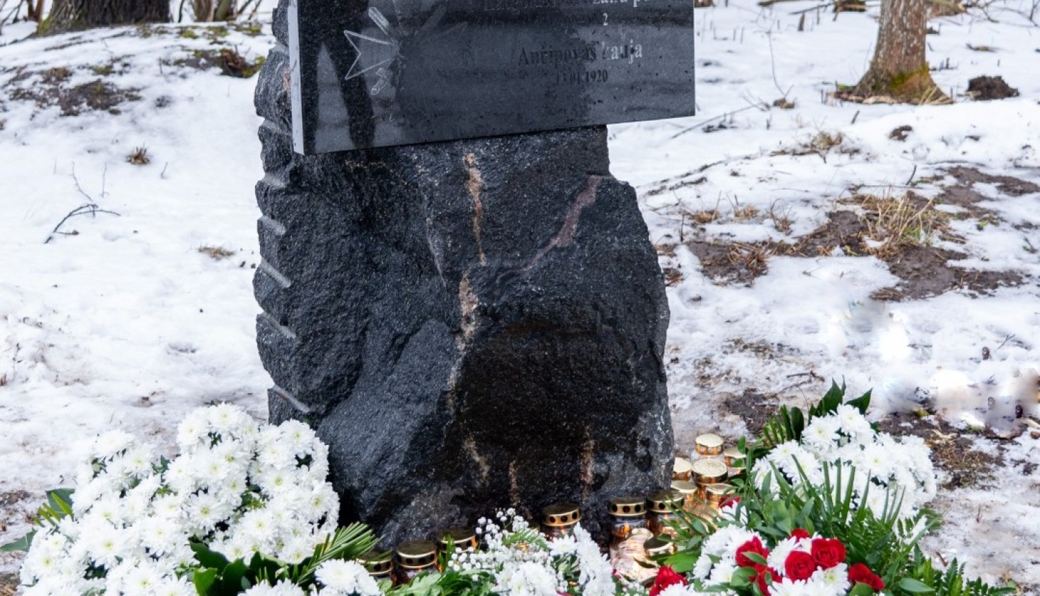 Atklāj piemiņas zīmi par godu Latgales partizānu pulka vēsturiskajai kaujai pie Ančipovas