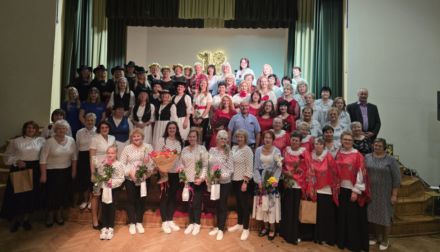 Pilngadības svētkus aizvadījusi līnijdeju grupa “Punktiņi”