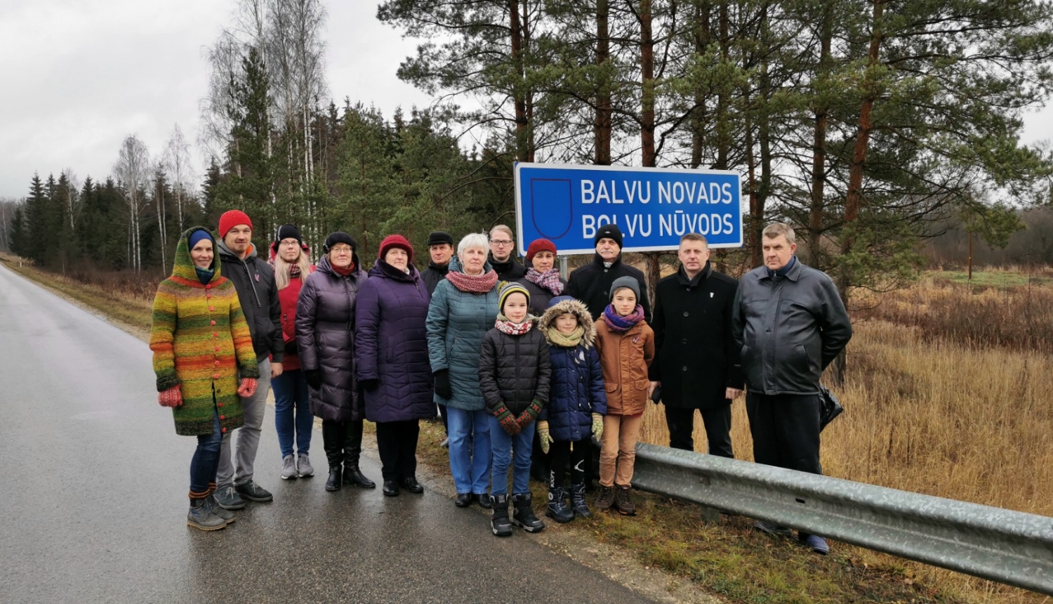 18.novembrī svinīgi atklātas ceļa zīmes Baltinavas, Bērzpils un Kubulus pagastos, abās latviešu rakstu valodās - Balvu novads – Bolvu Nūvods