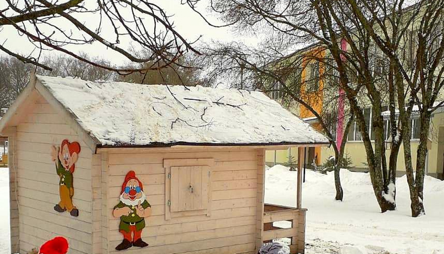 Rūķu mājiņas no Balvu pilsētas skvēra turpmāk atradīsies pirmsskolas izglītības iestāžu pagalmos