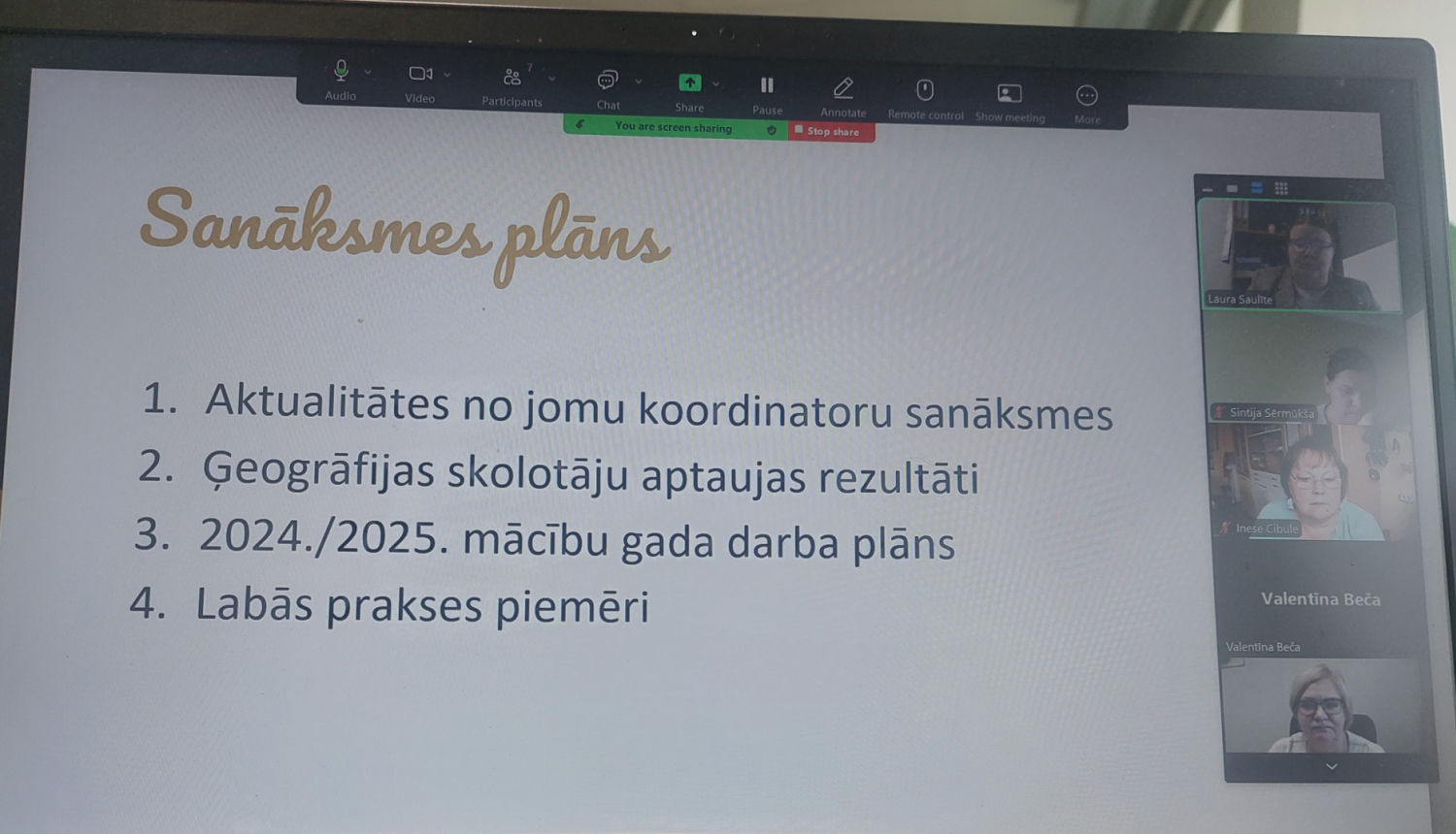 Sanāksmē tiekas ģeogrāfijas skolotāji