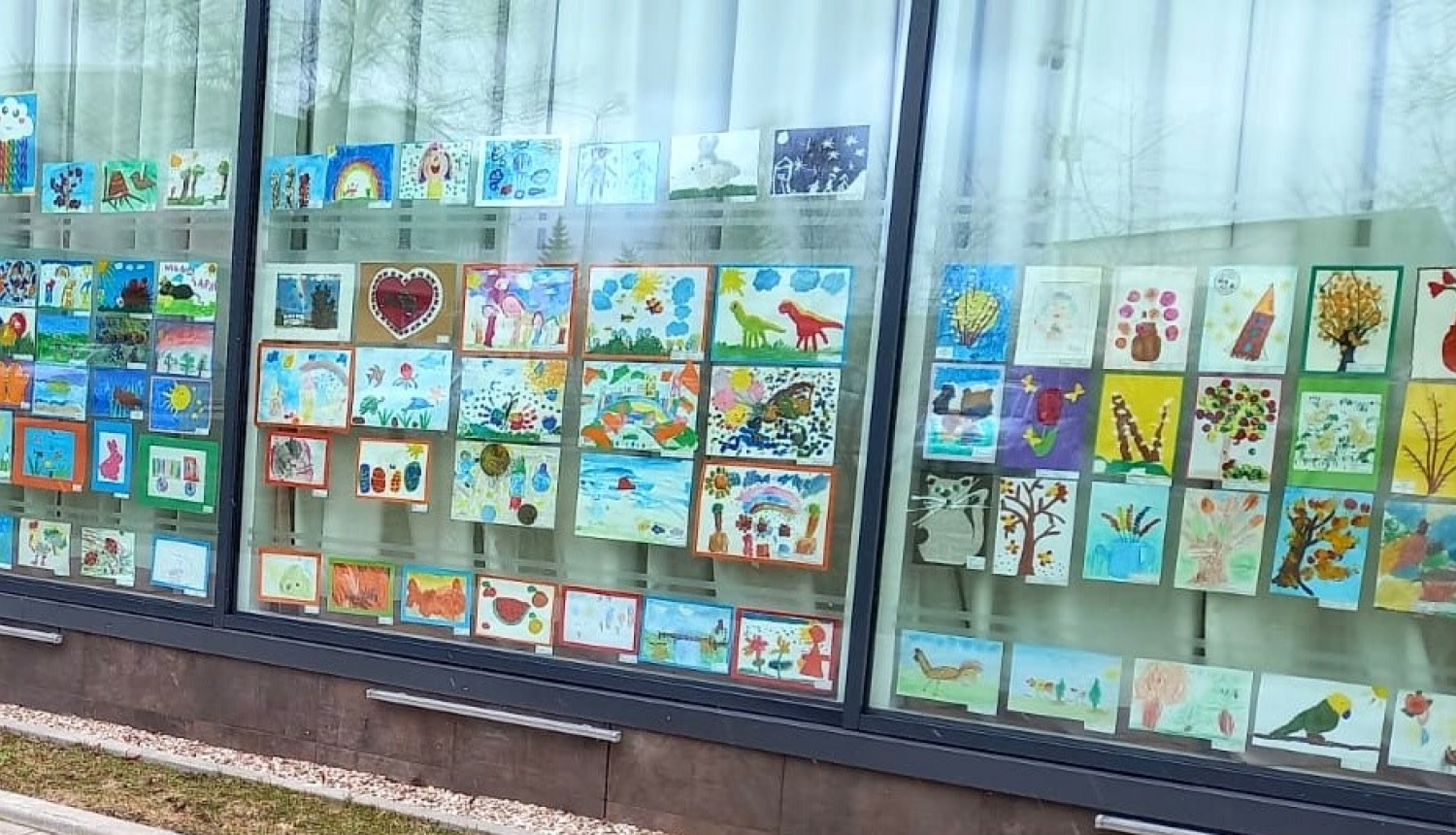 Bērnu radošo darbu izstāde Balvu Kultūras un atpūtas centra logos